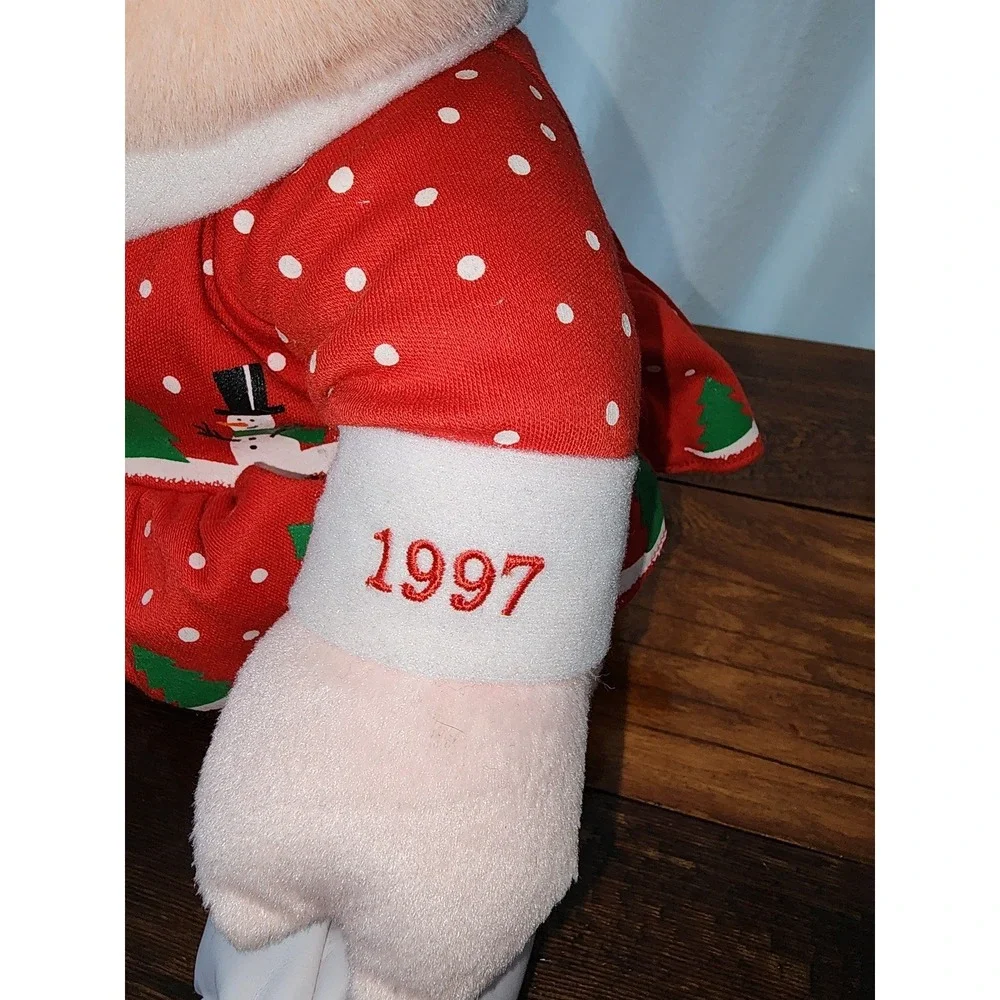 Macy's Priscilla Rich's Pink Pig‎ Christmas Skater 1997